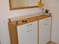 Sideboard mit Glasplatte