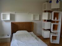 Jugendzimmer Bett und Regal