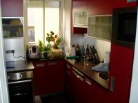 Einbauküche in rot