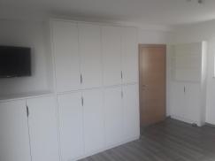 Kleiderschrank in weiß 2