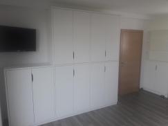 Kleiderschrank in weiß