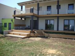 Terrasse und Balkon