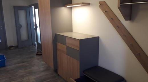 Garderobe mit Sitzgelegenheit 2