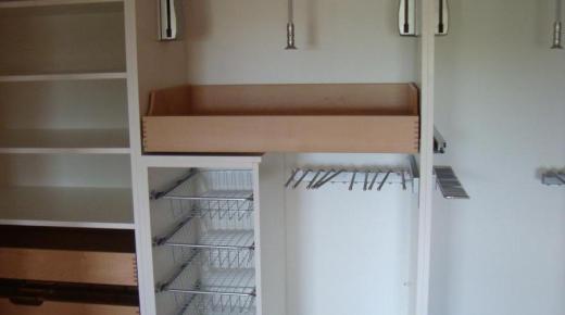 Kleiderschrank in weiß