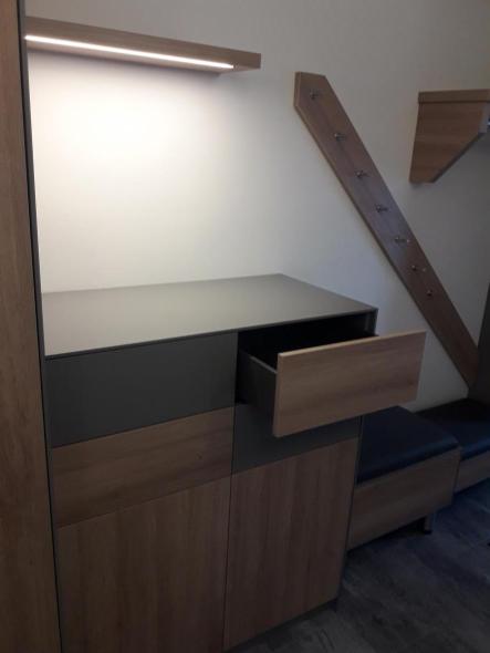 Garderobe mit Spiegel, beleuchtet 2