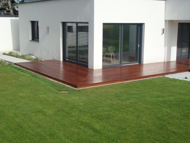 Holzterrasse geölt